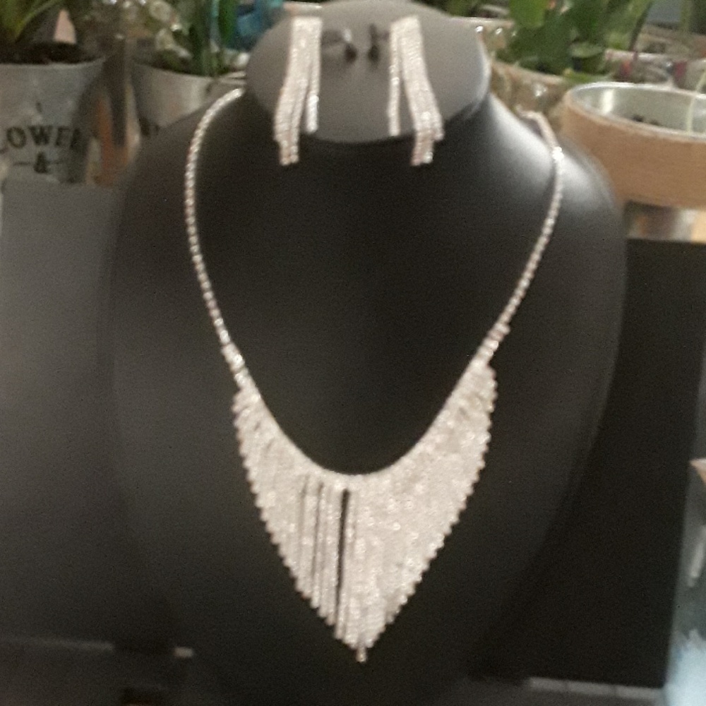 Jewelry - Picture 2 of 2